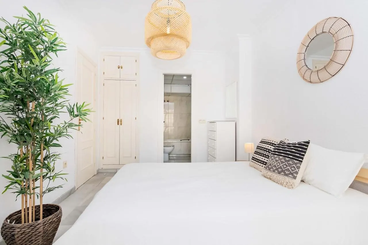 Bhost - La Maestranza Apartment Malaga